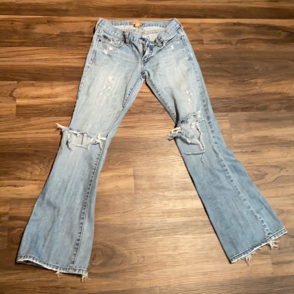 Cute Vintage A&F Ripped Jeans (size 2)